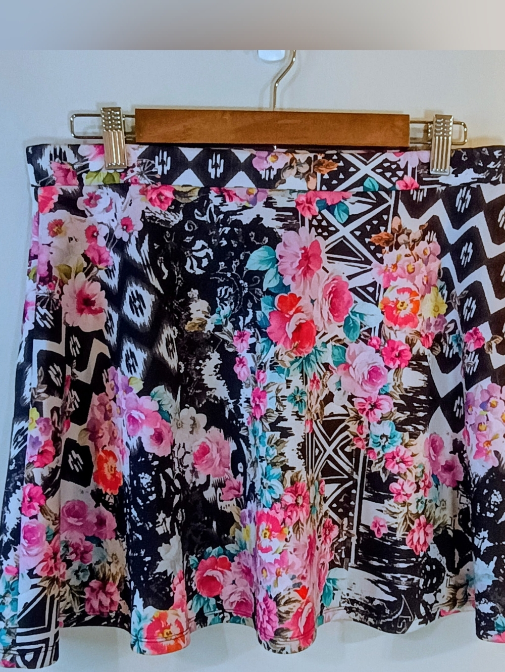 Aeropostale Floral Print A-Line Skirt - Pink & Black